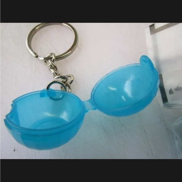 NIB Tupperware onion Key Chain - Picture 2 of 4